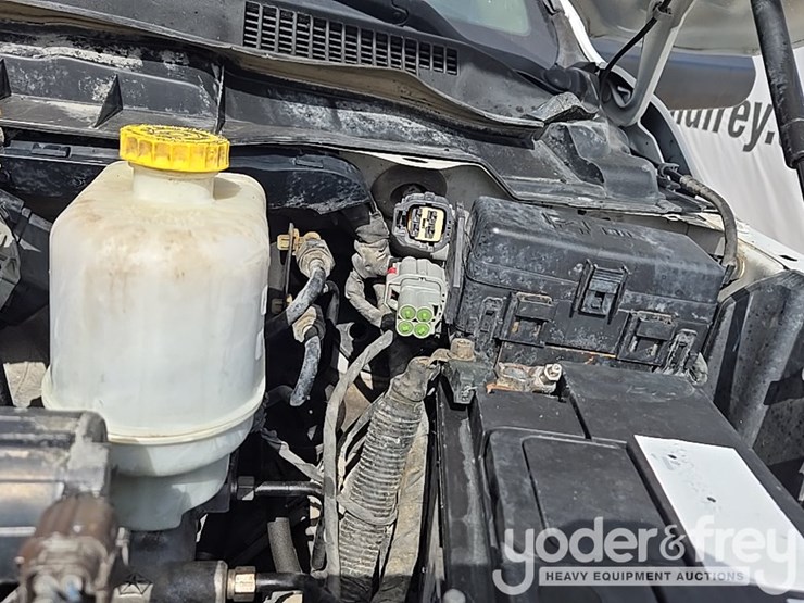 2014-dodge-service-truck-image-70