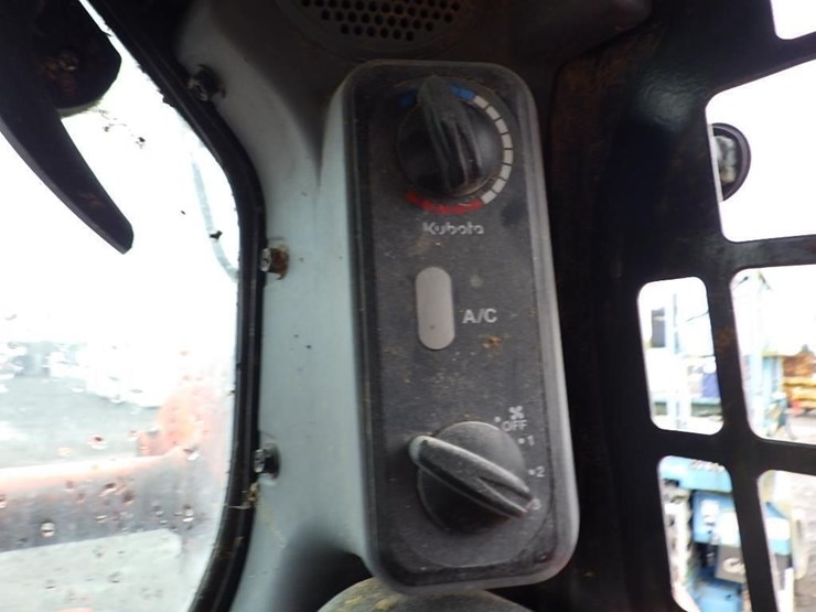 kubota-ssv65-image-21