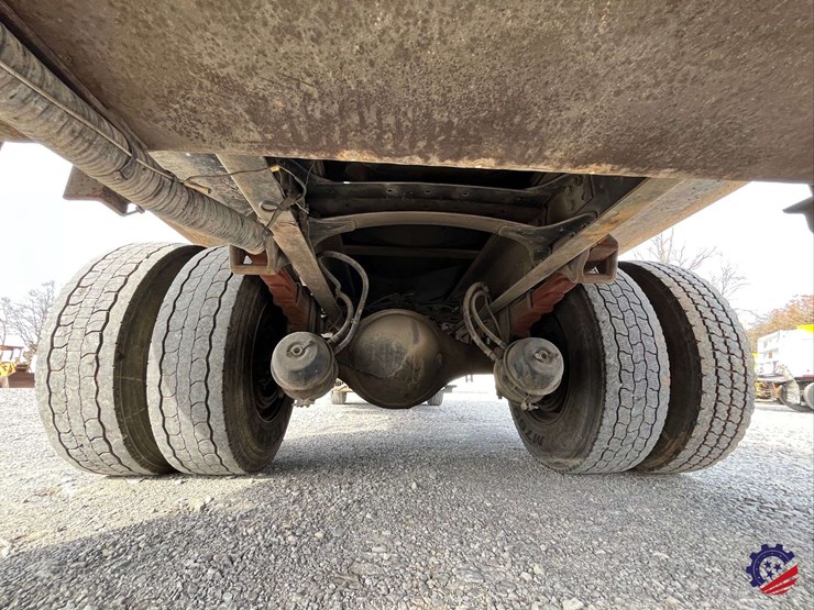 2005-freightliner-m2-business-class-s/a-water-truck-image-32