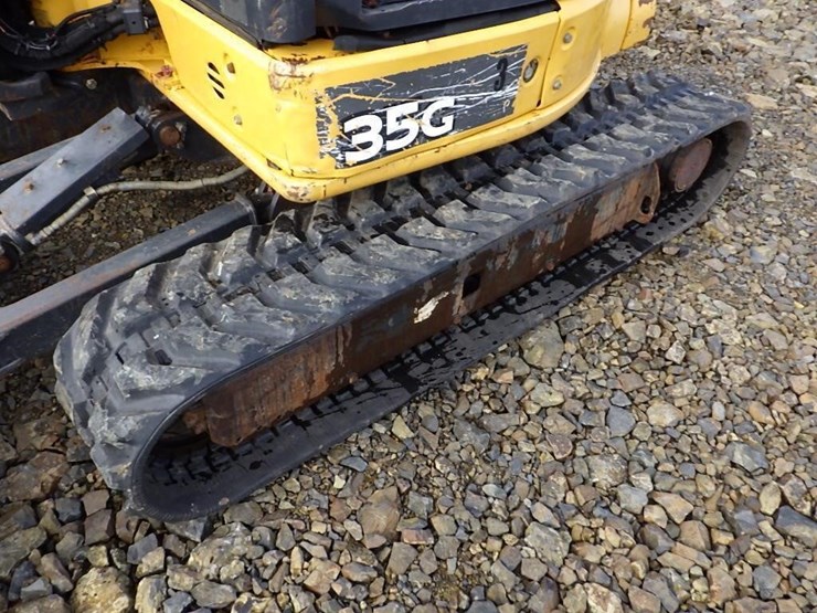 2019-deere-35g-image-31