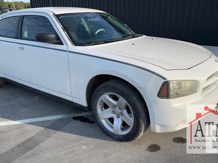 2010-dodge-charger-image-1