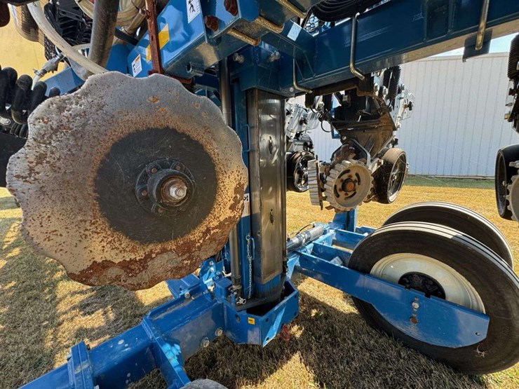 2023-kinze-3605-image-11