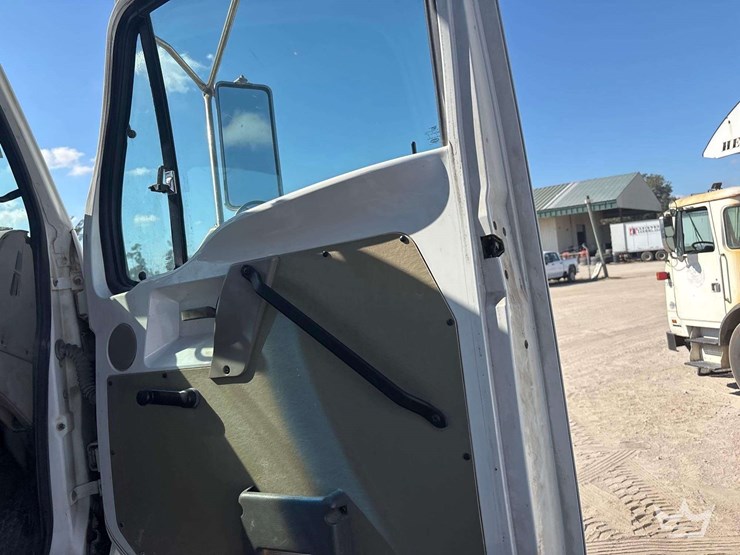 sterling-dump-truck-image-18