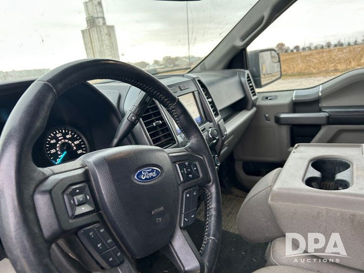 2020-ford-f150-xlt-image-28