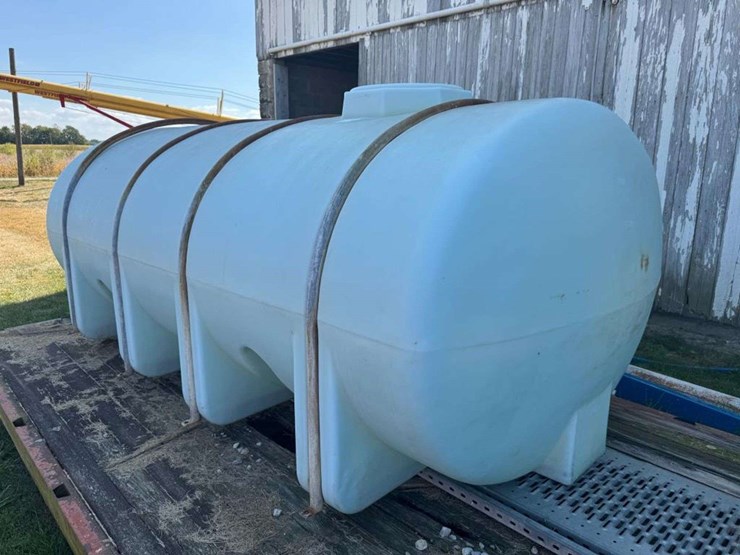 poly-1500-gallon-tank-image-1