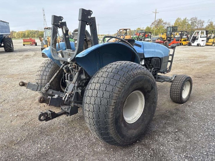 new-holland-tractor-image-6