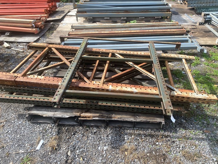 #107-•-(6)-asst.-uprights-image-1