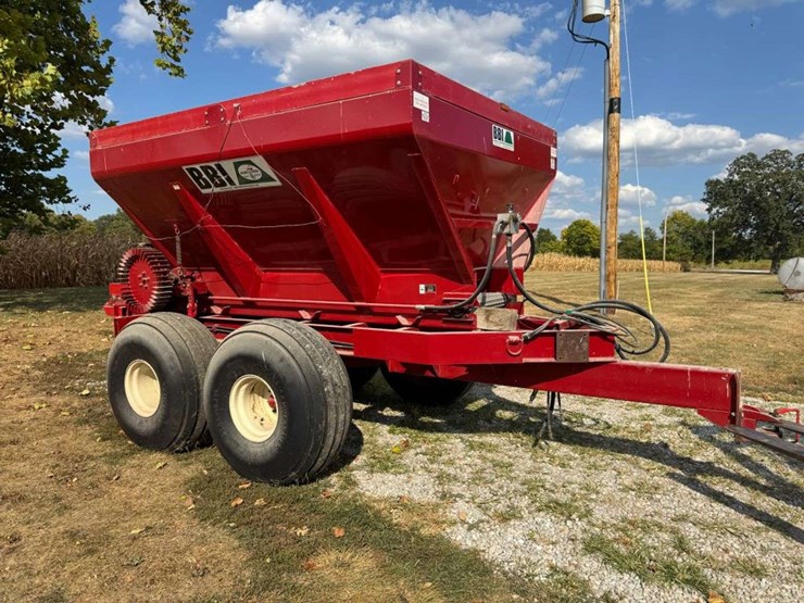 bbi-fertilizer-spreader-image-1