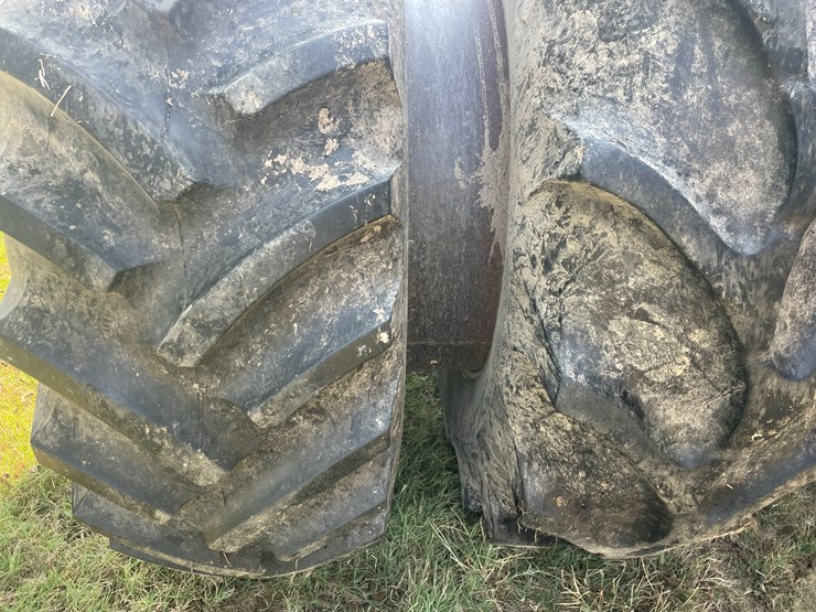 1991-versatile-876-image-25