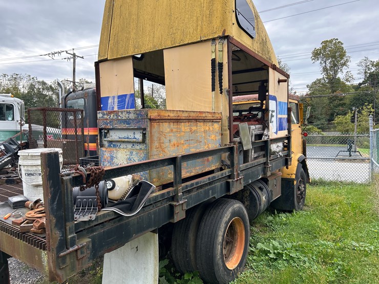 #69-•-mack-truck-mb-yard-truck-image-3