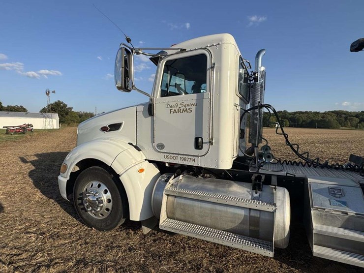 2014-peterbilt-386-image-3