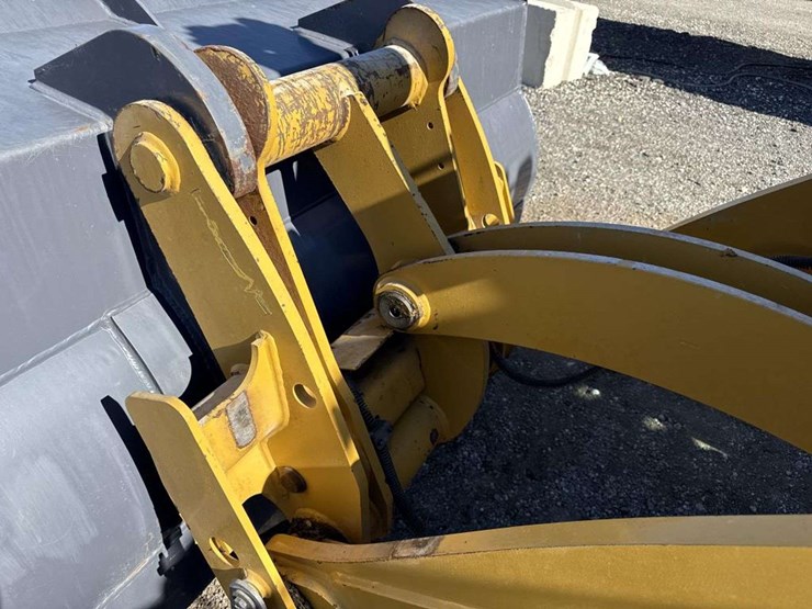 caterpillar-910m-image-10