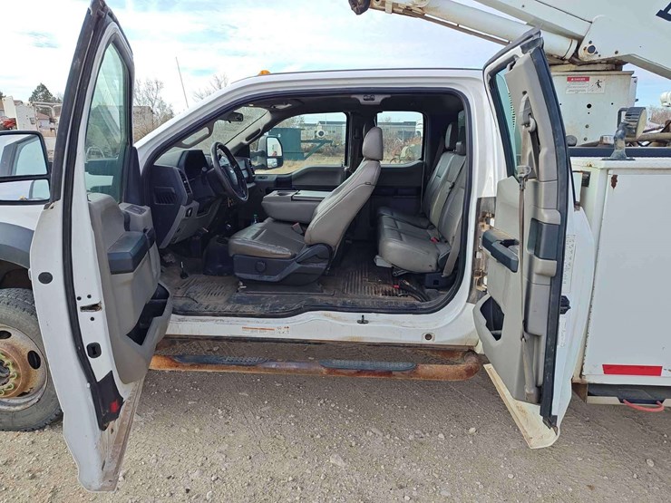 2017-ford-f550-image-46