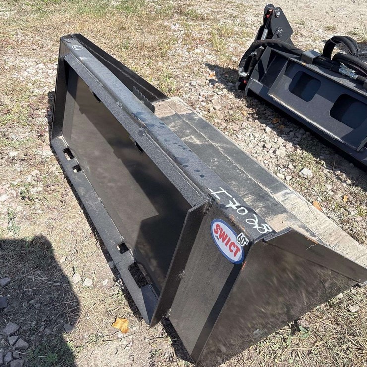 2025 Swict 66in Bucket Skid Steer Attachment
