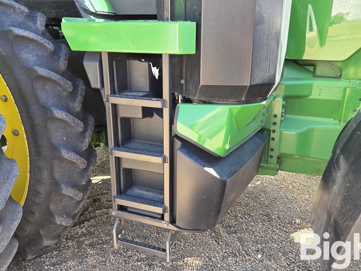 2021-john-deere-8r-250-image-13