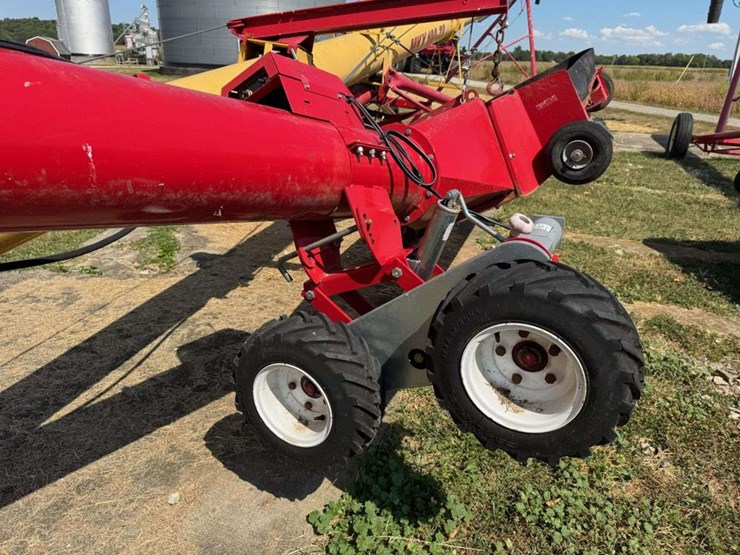 westfield-mkx-100-73-swing-out-auger-image-9