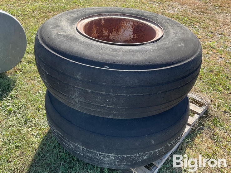 22”-tires-on-8-hole-rims-image-5