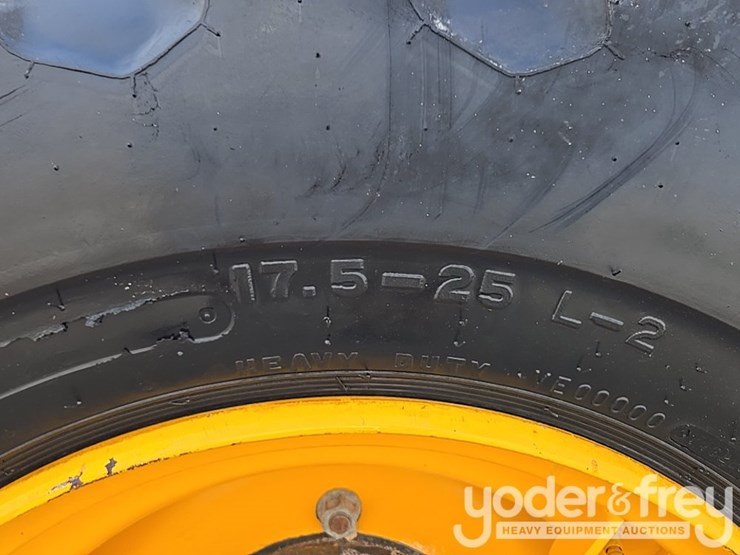 2017-jcb-512-56-image-20