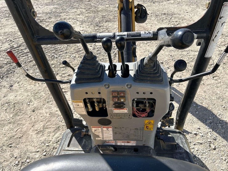 2021-caterpillar-300.9d-image-15