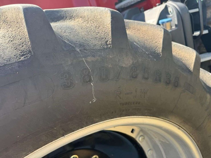 2014-case-ih-235-image-9