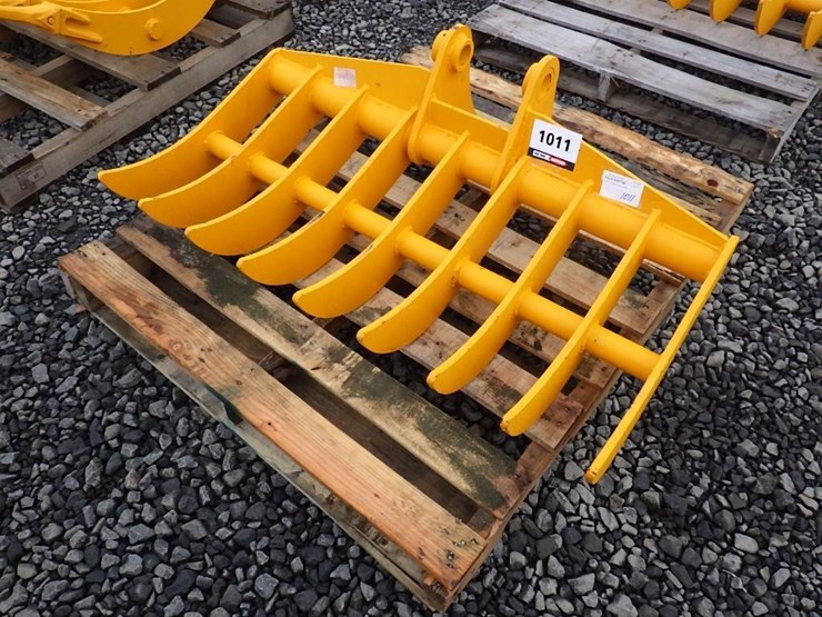 caterpillar-305-image-1