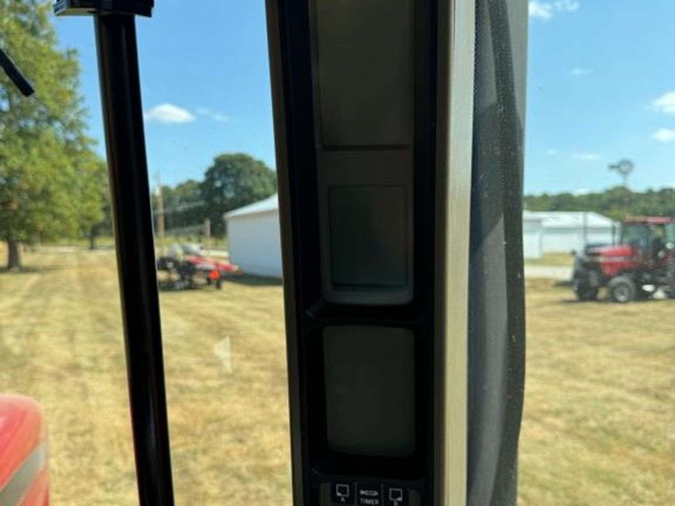 2010-case-ih-245-image-25