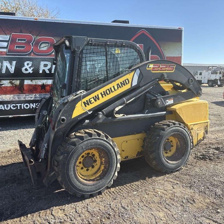 2012 NEW HOLLAND L225