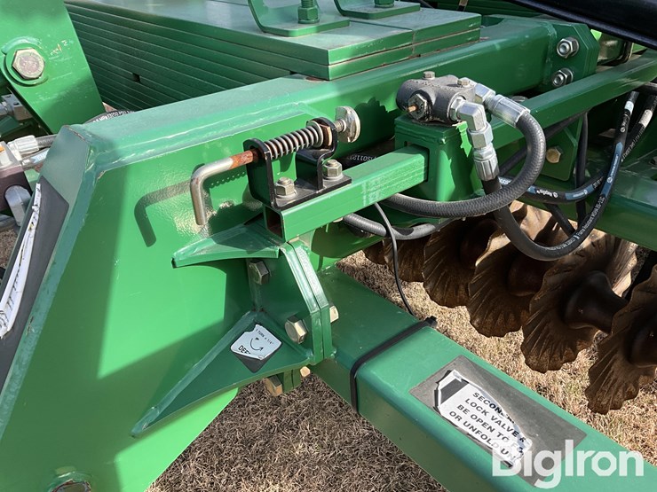 great-plains-2400tm-image-17