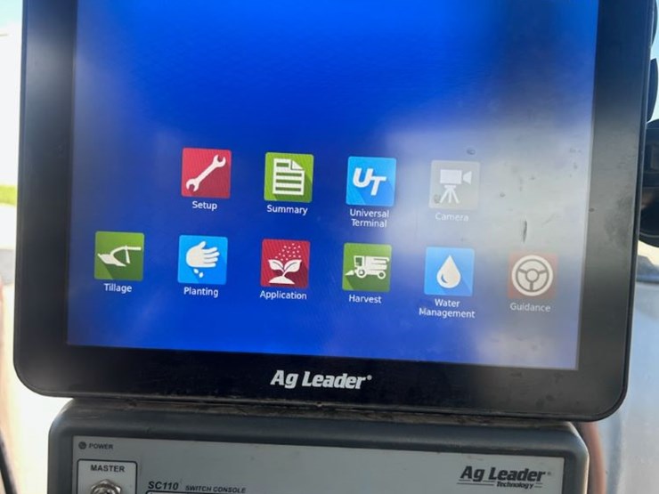 2016-white-9100-no-till-planter-(ed5297)-image-10