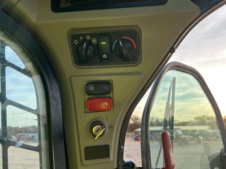 2021-caterpillar-289d3-image-14