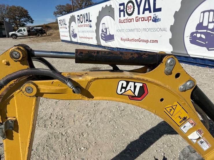 2021-caterpillar-300.9d-image-11