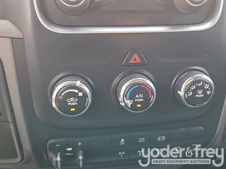 2014-dodge-service-truck-image-101