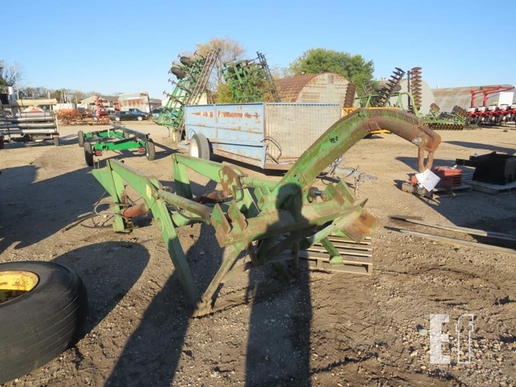 john-deere-158-image-1