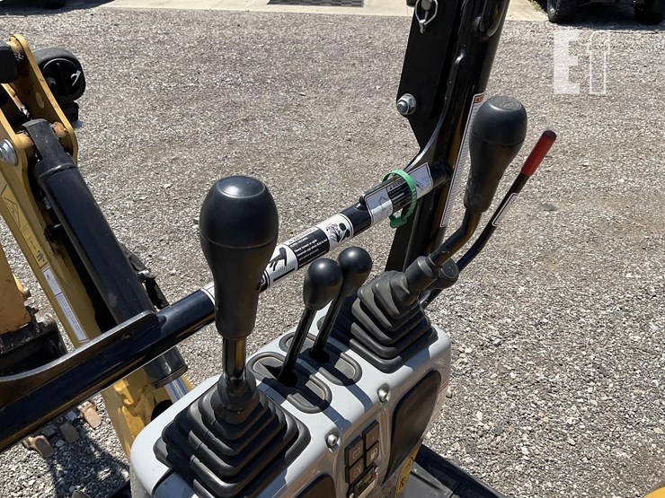 2022-caterpillar-300.9d-image-17