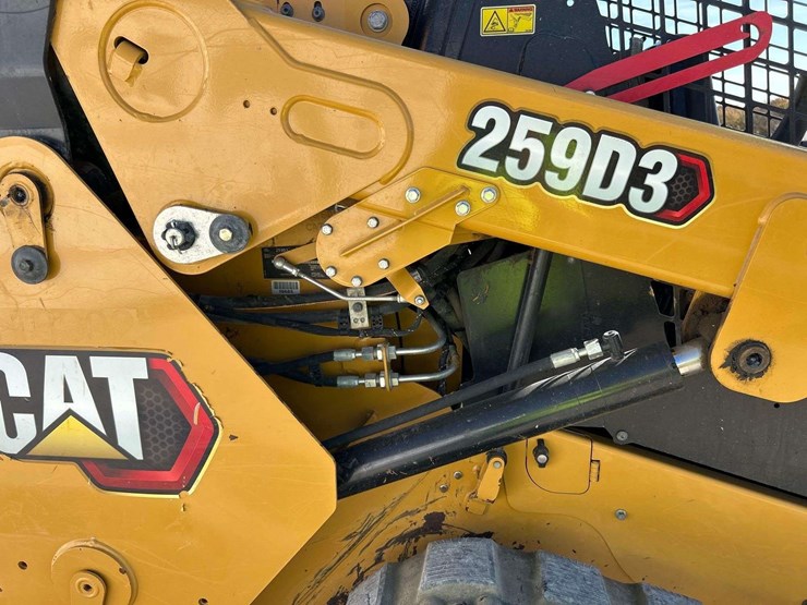 2020-caterpillar-259d3-image-20