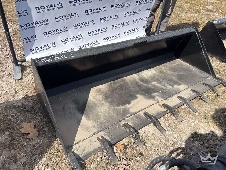 2025-swict-78in-tooth-bucket-skid-steer-attachment-image-1