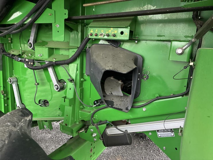 2013-john-deere-s670-image-61