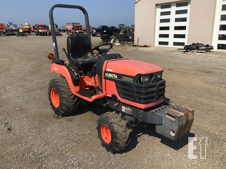 2003-kubota-bx2200-image-1