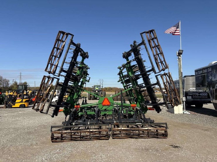 john-deere-2210l-image-6