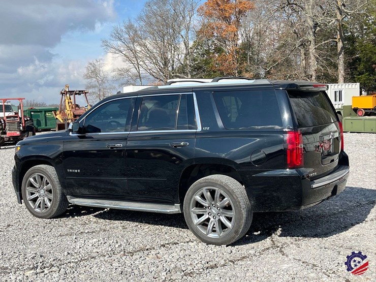 2015-chevrolet-tahoe-ltz-image-3