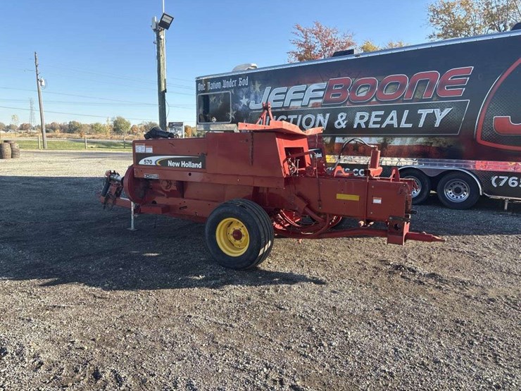 new-holland-570-image-5