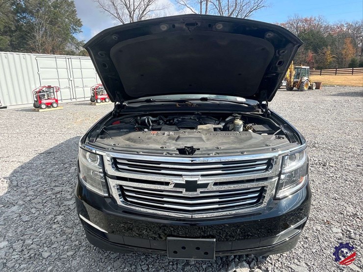 2015-chevrolet-tahoe-ltz-image-29