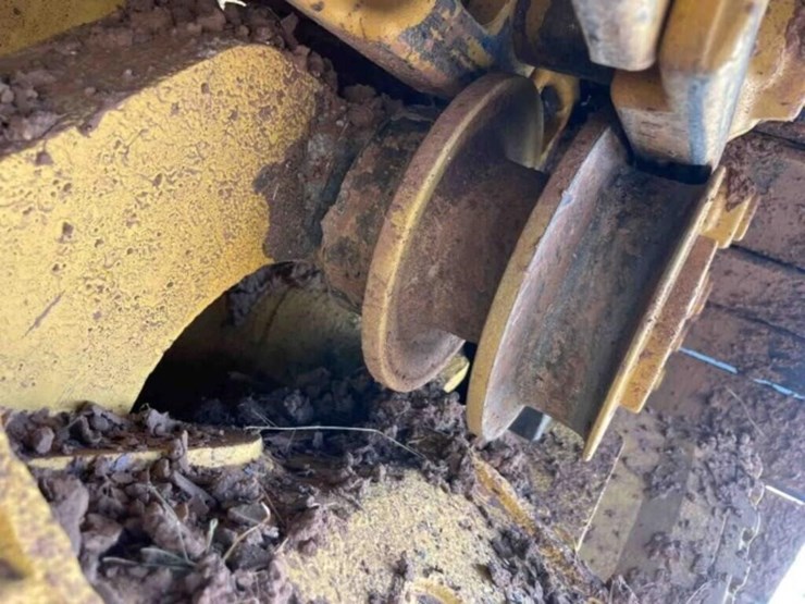 2019-deere-750k-lgp-image-23