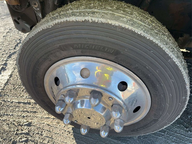 2008-freightliner-mt45-image-9