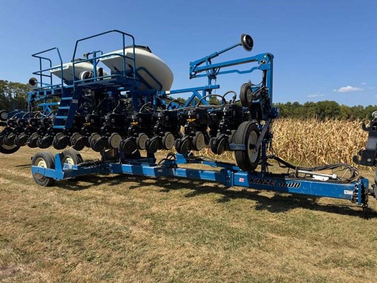 2013-kinze-3600-image-2