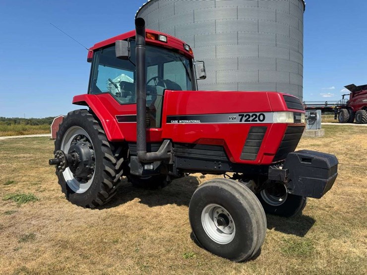 1995-case-ih-7220-image-1