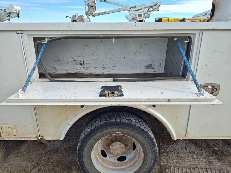 2019-ford-f550-image-38