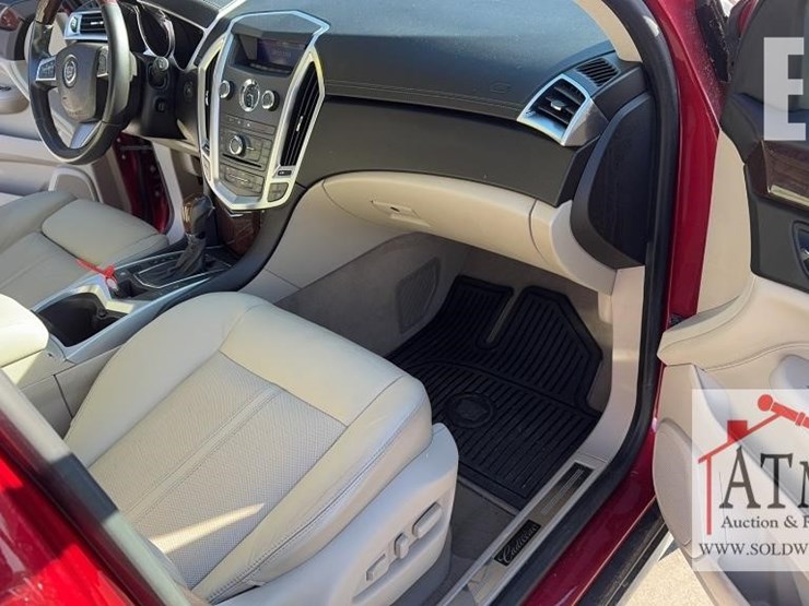 2010-cadillac-srx-image-15