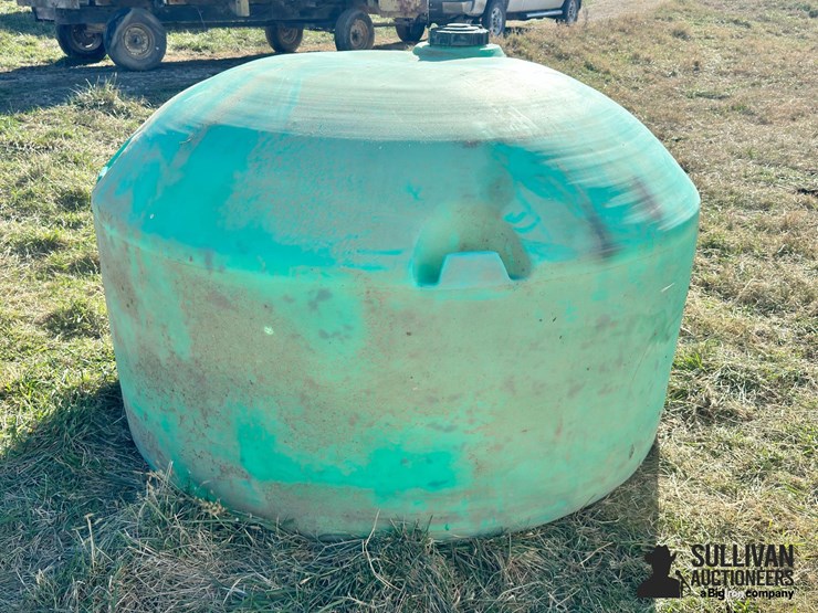 snyder-vertical-round-poly-tank-image-4