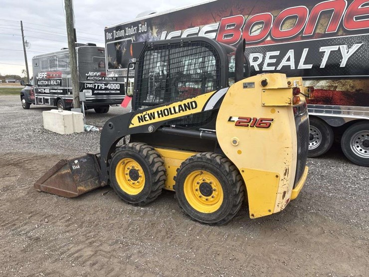 new-holland-l216-image-5